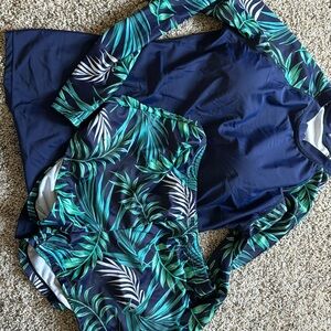 NEW woman’s bathing suit